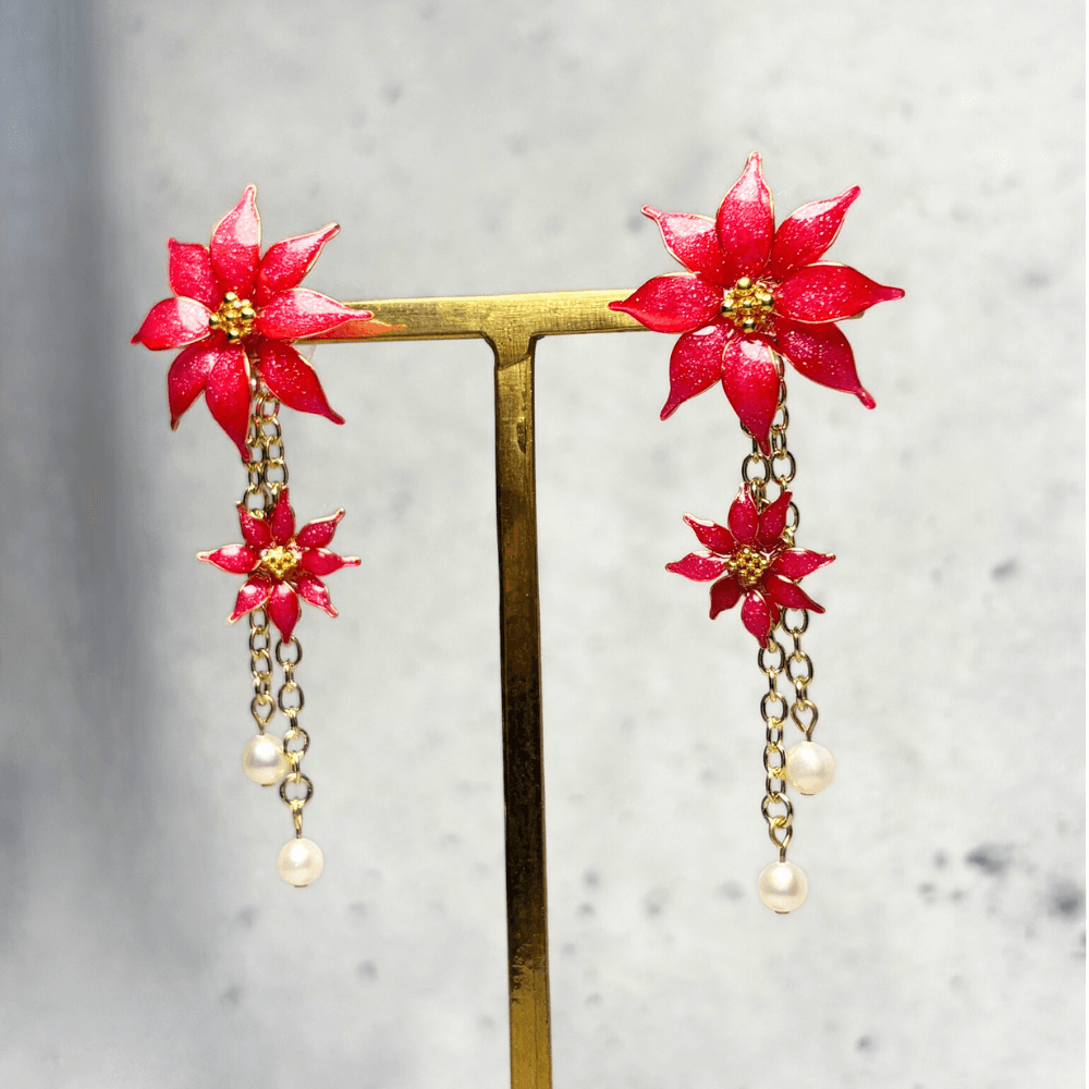 【ポインセチア】2wayイヤリング 淡水パール/クリスマス/ニッケルフリー/金属アレルギー対応/冬の新作/受注生産1枚目の画像